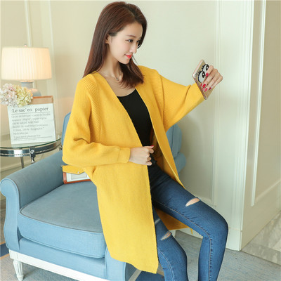 Дълга дамска жилетка с широки ръкави в светли и тъмни цветове