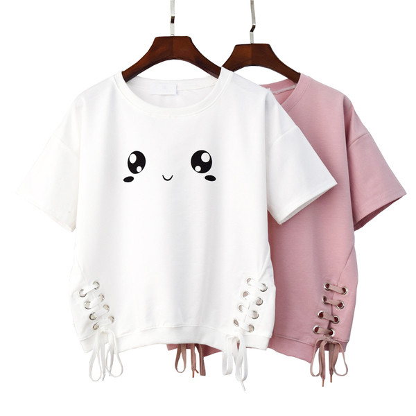 Γυναικεία μπλούζα σε διάφορα χρώματα με εκτύπωση, μεταλλικά στοιχεία και συνδέσμους