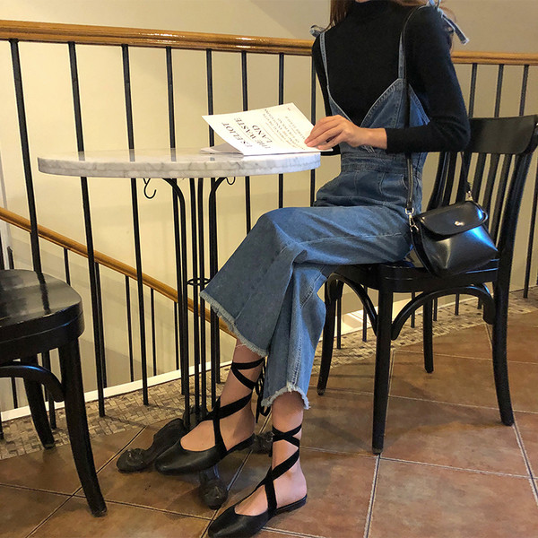 Salopeta de dama din denim cu bretele subtiri - model lat