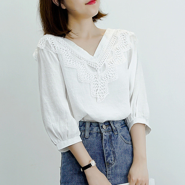 Cămașă elegantă de damă cu dantelă și decolteu în V și spate - două culori