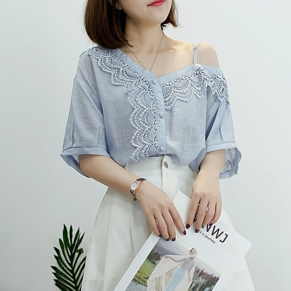 Cămașă elegantă de damă cu un singur umăr și broderie în albastru