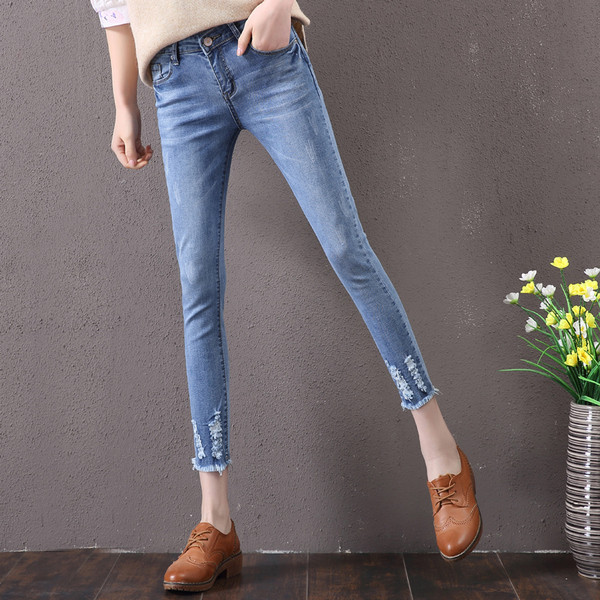 Дамски дънки в няколко цвята - Slim модел