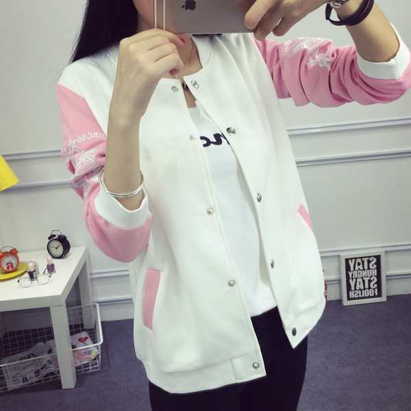 Дамско спортно-ежедневно яке с емблема