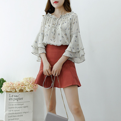 Елегантна дамска риза с лотос ръкави и флорален принт - два цвята