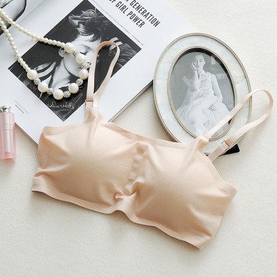 Дамски сутиен в два цвята с дантела