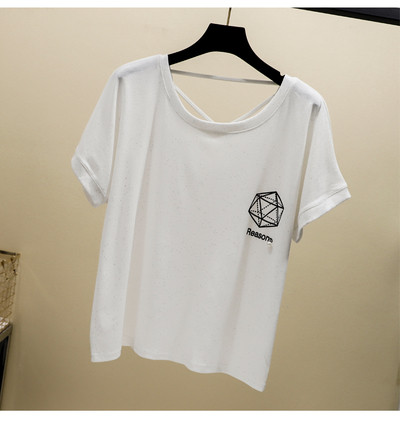 Μοντέρνο γυναικείο T-shirt με ανοιχτό ντεκολτέ και κέντημα χρωμάτων σε λευκό και μαύρο χρώμα