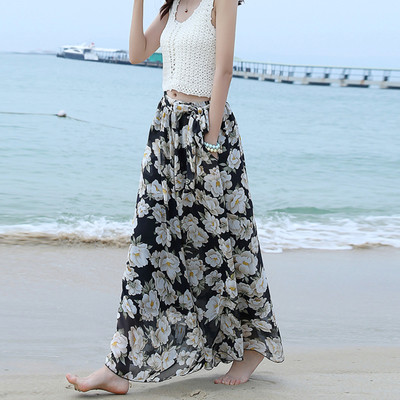 Pantaloni de dama cu motive florale si curea in mai multe modele