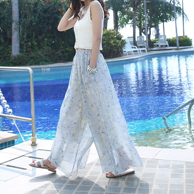 Pantaloni de dama cu motive florale si curea in mai multe modele