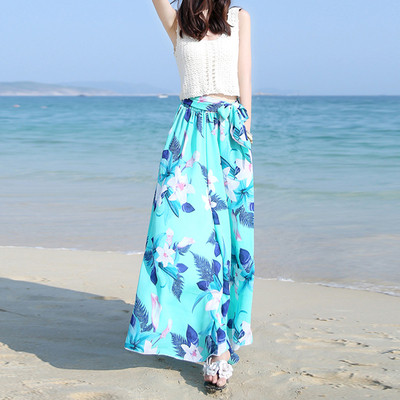 Pantaloni de dama cu motive florale si curea in mai multe modele