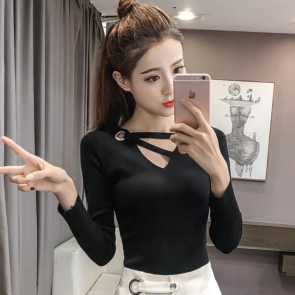 Модерен дамски пуловер с V-обрано деколте в няколко цвята 