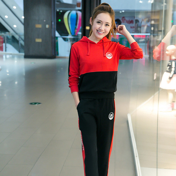 Női sport szett - kapucnis pulóver és öltöny felirattal