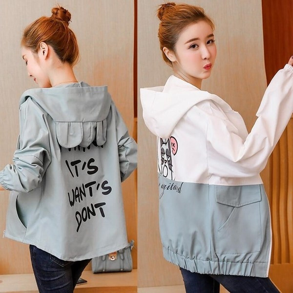 Дамско ежедневно яке в няколко модела с качулка, надпис и щампа 