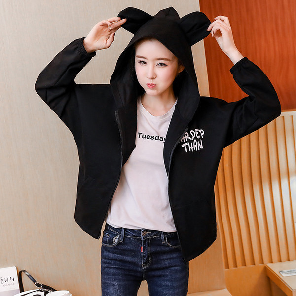 Дамско ежедневно яке в няколко модела с качулка, надпис и щампа 