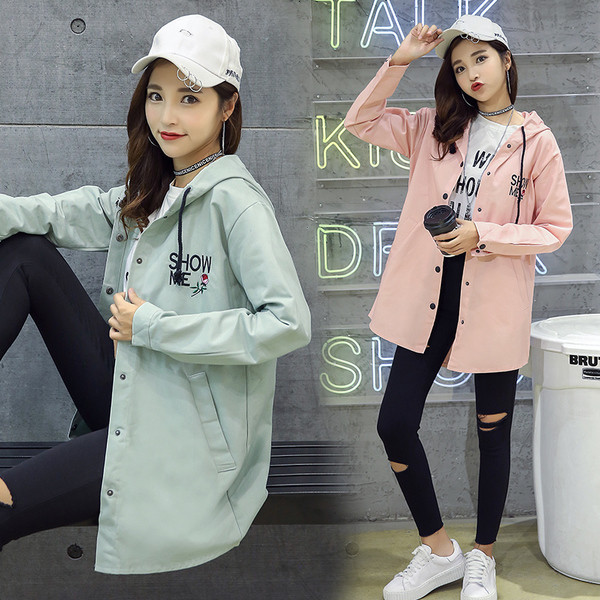 Дамско дълго яке с бродерия във формата на цвете и надпис