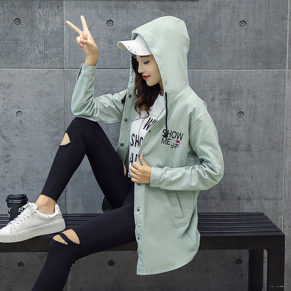 Дамско дълго яке с бродерия във формата на цвете и надпис