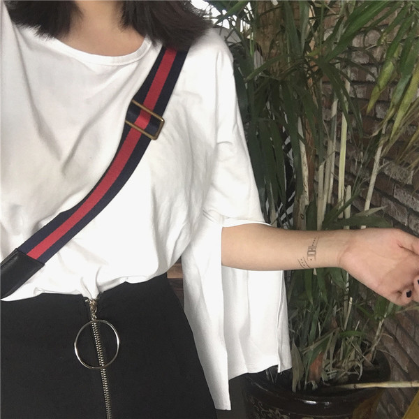 Μοντέρνα γυναικεία μπλούζα με μανίκια λωτού σε διάφορα χρώματα