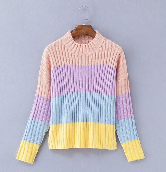 Μοντέρνα σορτς πουλόβερ κυρίες σε ρέοντα χρώματα