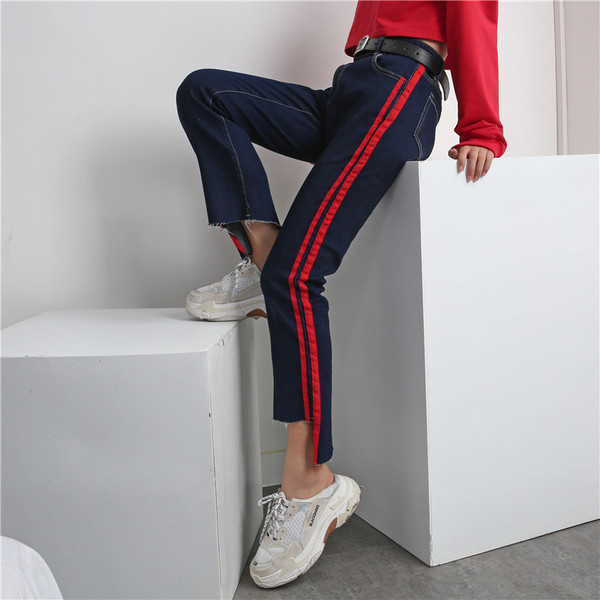 Blugi moderni de dama in albastru cu margini rosii