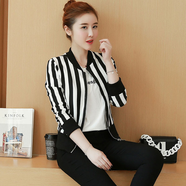 Дамско ежедневно раирано яке в два цвята