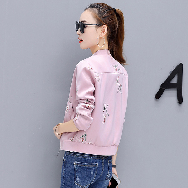 Дамско стилно тънко яке с бродерия във формата на цвете