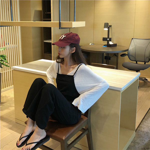 Salopetă casual de damă, cu bretele subțiri și spate gol, în gri și negru