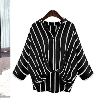 Спортно-елегантна дамска раирана риза в два цвята