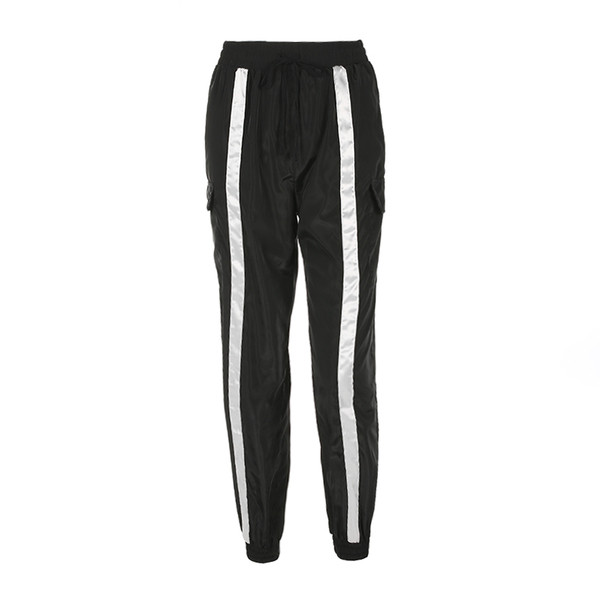 Pantaloni sport de damă în negru cu margini albe
