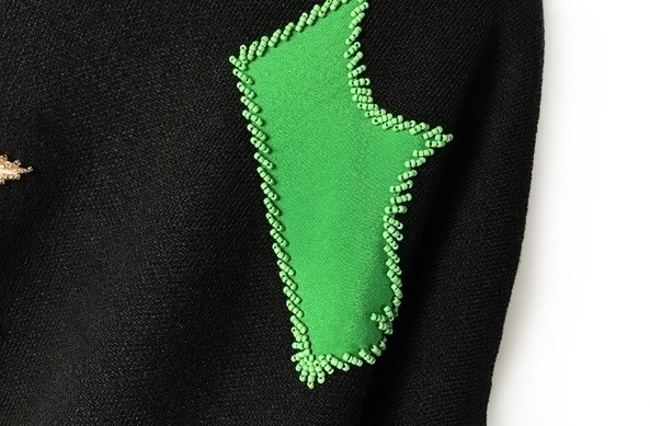 Καθημερινό γναικείο  πουλόβερ με έγχρωμο στοιχείο σε δύο χρώματα