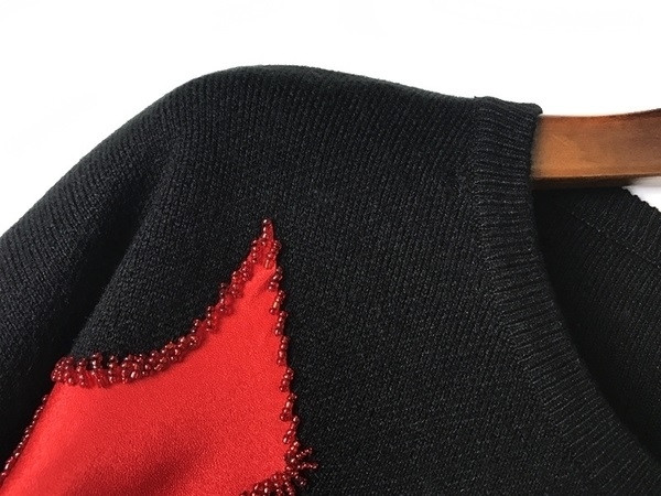 Καθημερινό γναικείο  πουλόβερ με έγχρωμο στοιχείο σε δύο χρώματα