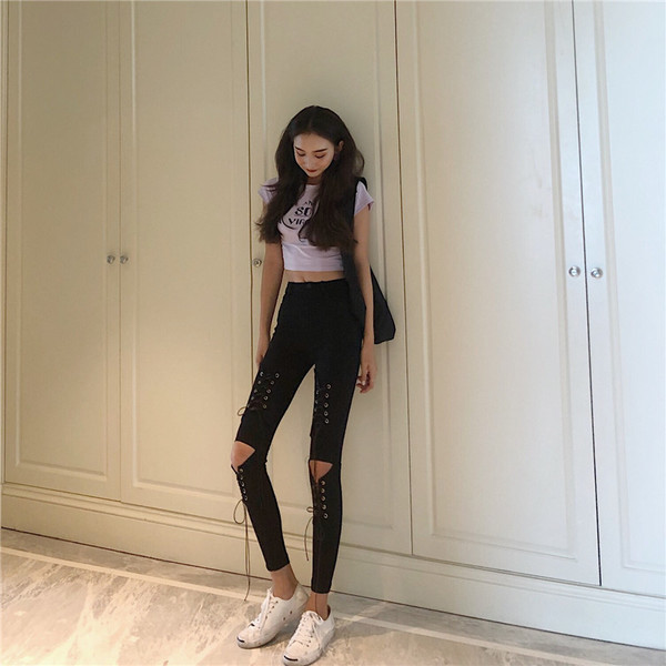 Pantaloni de dama la moda in negru cu motive rupte si cravate - model Slim