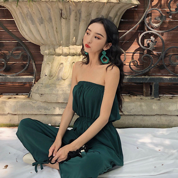 Καθημερινές γυναικείες φόρμες σε πράσινο και μαύρο χρώμα