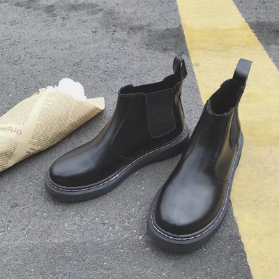 Καθημερινές  γυναικείες μπότες σε οικολογικό δέρμα σε μαύρο χρώμα