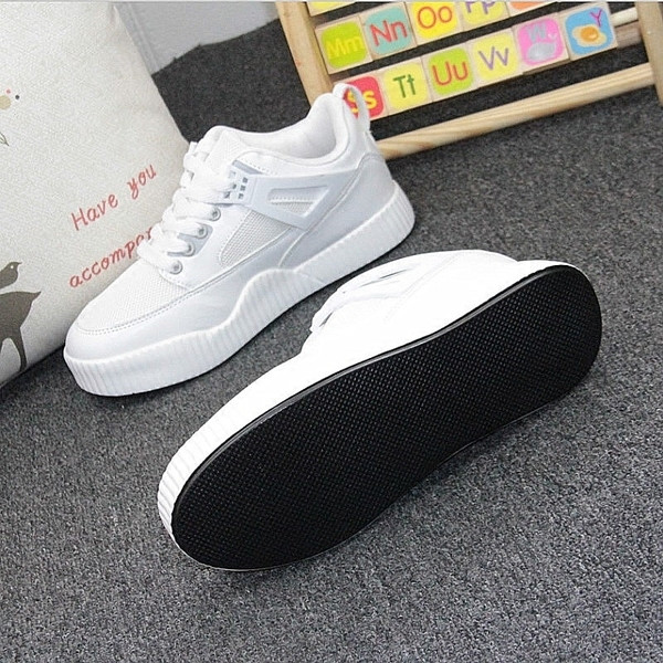 Κομψά και Μοντέρνα γυναικεία αθλητικά παπούτσια  με δεσμούς σε διάφορα χρώματα