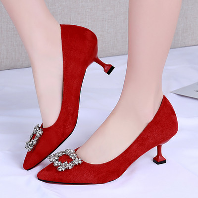 Дамски обувки в два модела и цвята - черен и червен