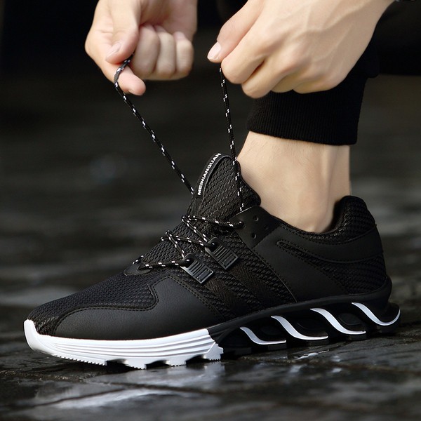 Удобни мъжки маратонки в черен,бял и червен цвят