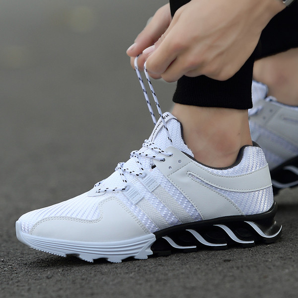 Удобни мъжки маратонки в черен,бял и червен цвят