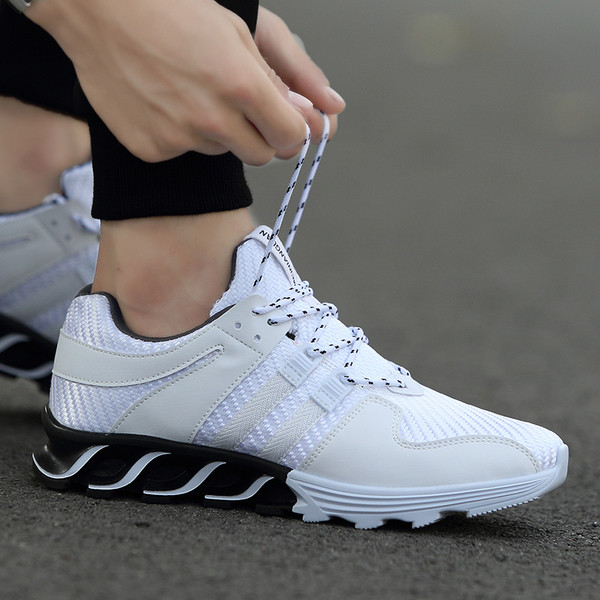 Удобни мъжки маратонки в черен,бял и червен цвят