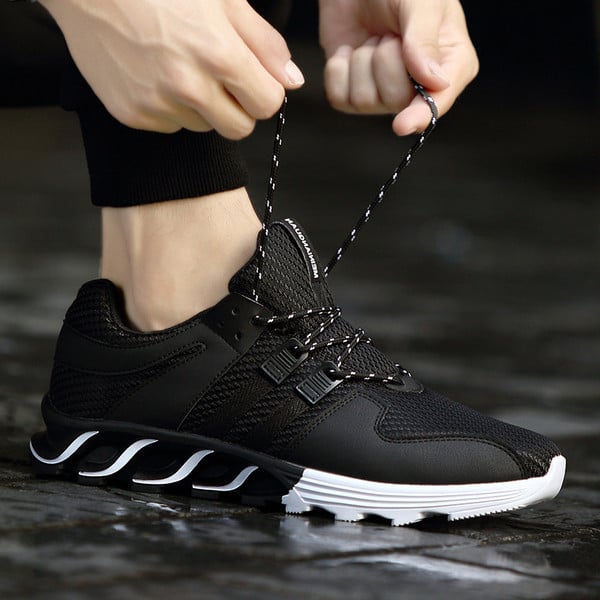 Удобни мъжки маратонки в черен,бял и червен цвят