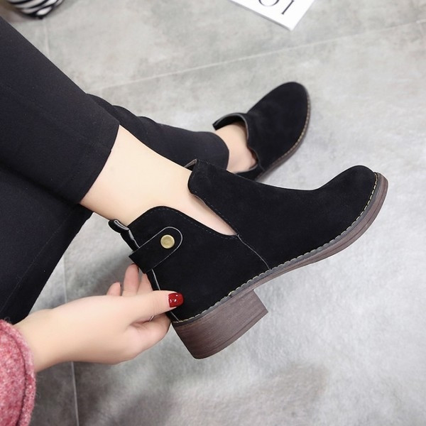 Дамски ежедневни боти в черен и кафяв цвят