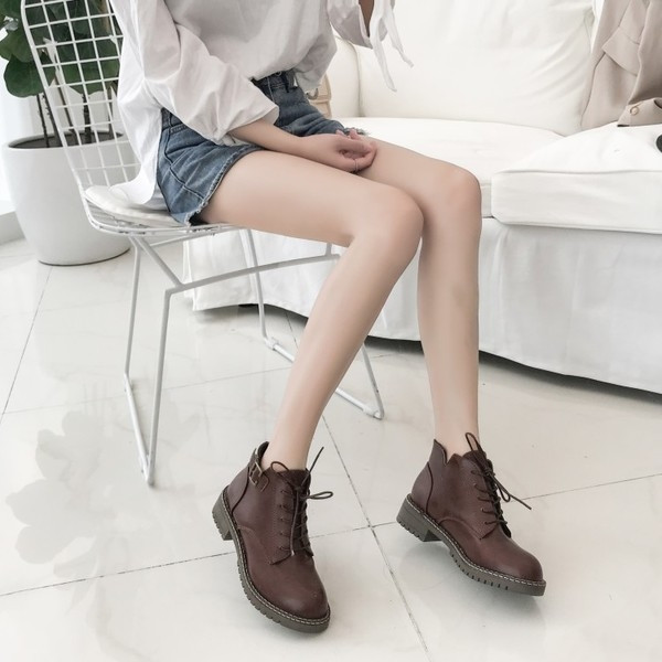 Дамски боти от еко кожа с връзки в два цвята