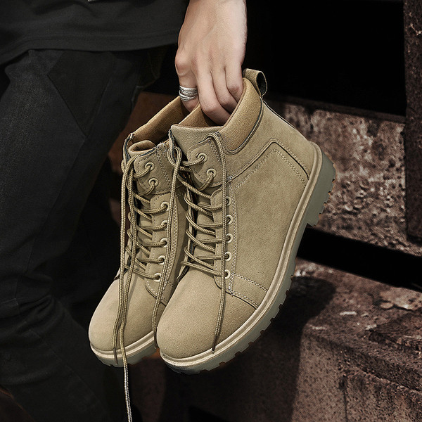 Ανδρικές μπότες σε δύο χρώματα