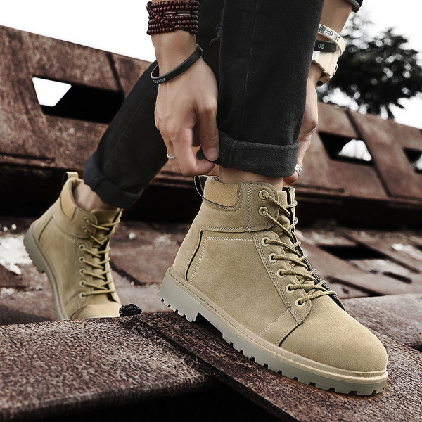 Ανδρικές μπότες σε δύο χρώματα