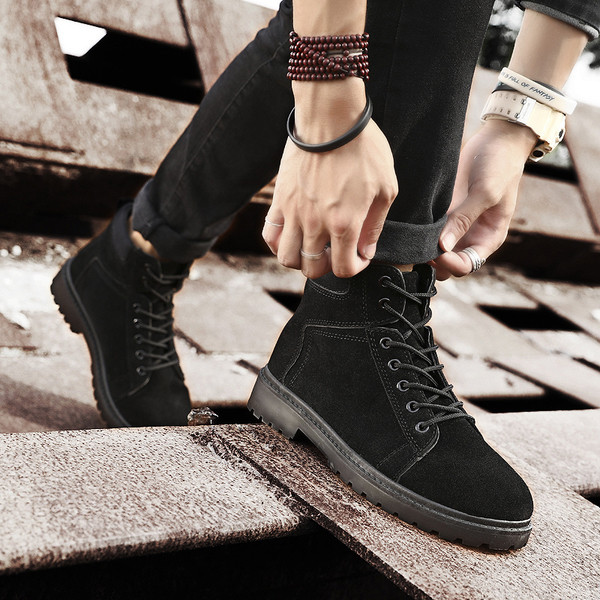 Ανδρικές μπότες σε δύο χρώματα