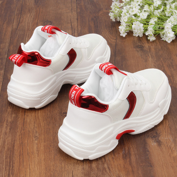 Μοντέρνα  γυναικεία αθλητικά παπούτσια με δίχτυ κατάλληλα για αθλήματα