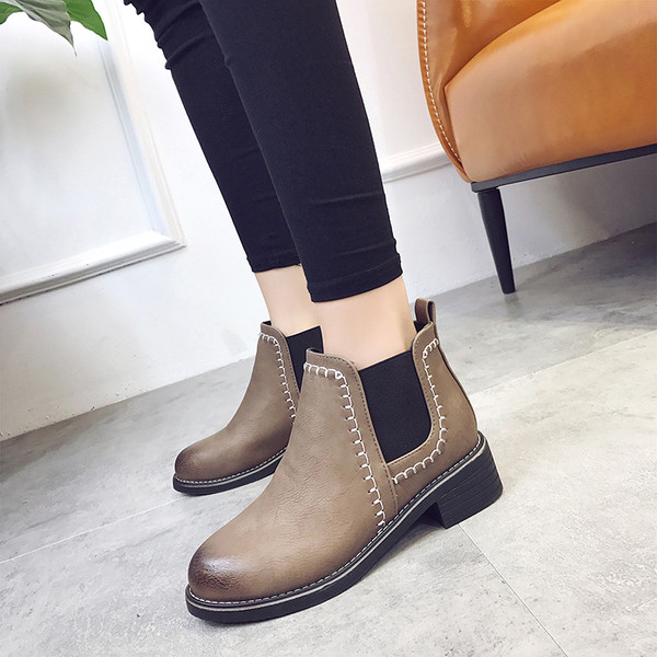 Καθημερινές γυναικείες δερμάτινες μπότες σε τρία χρώματα