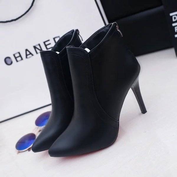 Дамски боти с тънък ток в черен, червен и сив цвят