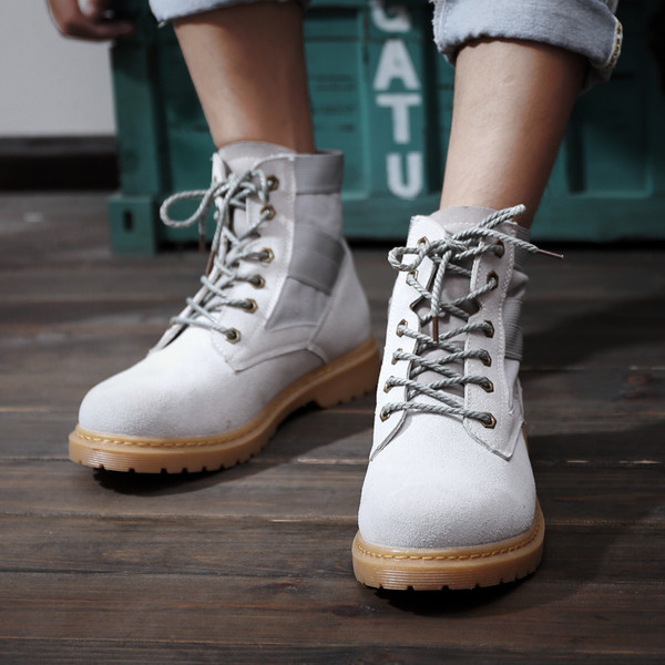 Мъжки спортно-ежедневни боти в няколко цвята