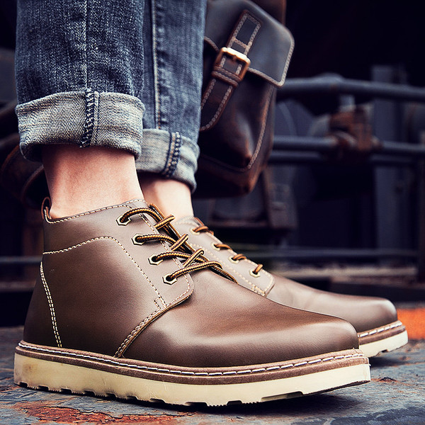 Мъжки стилни боти от еко кожа с външен шев