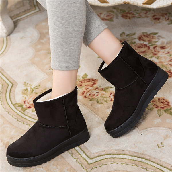 Удобни дамски боти от велур в няколко цвята 