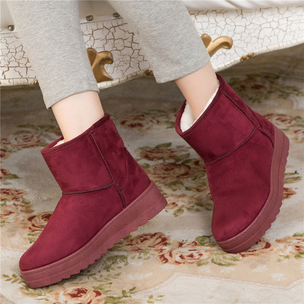 Удобни дамски боти от велур в няколко цвята 